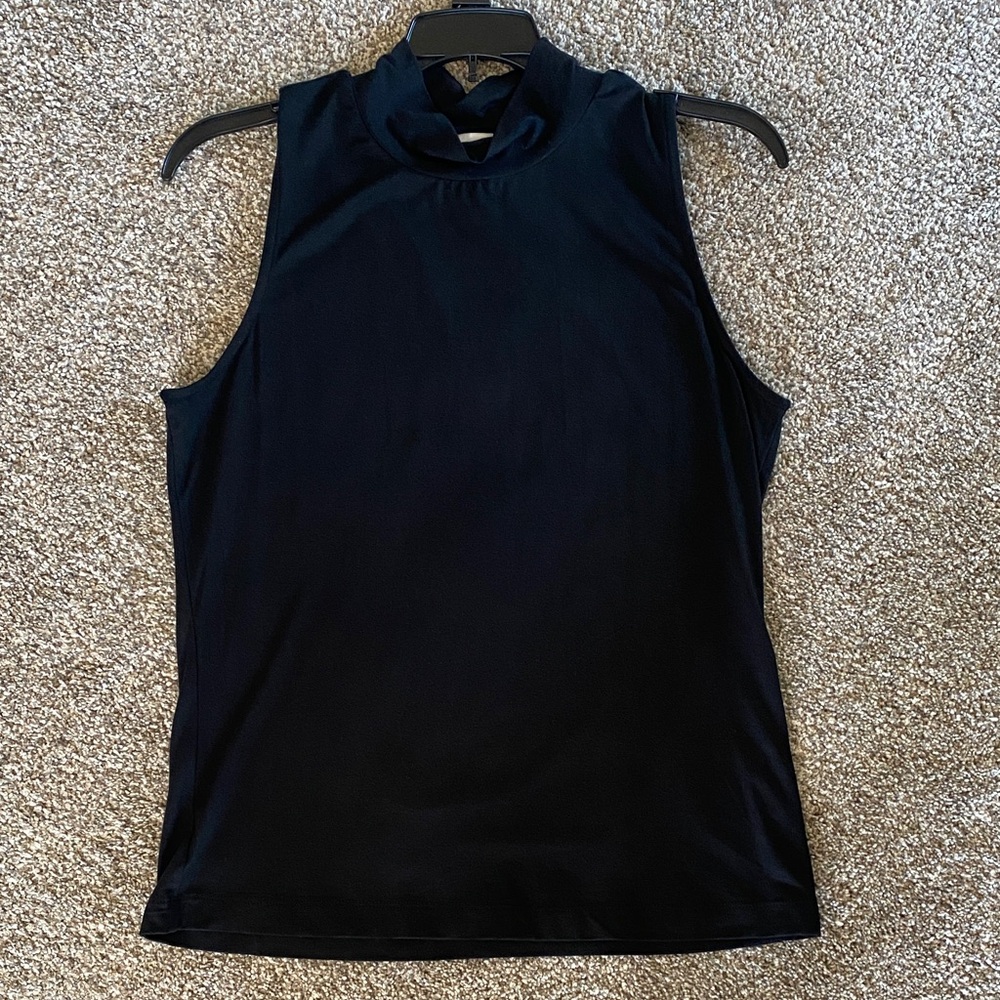 Evereve Black Sleeveless Mock neck top size Medium, like NEW!
